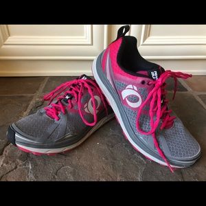 Pearl iZUMi Hiking shoes/Trail runners